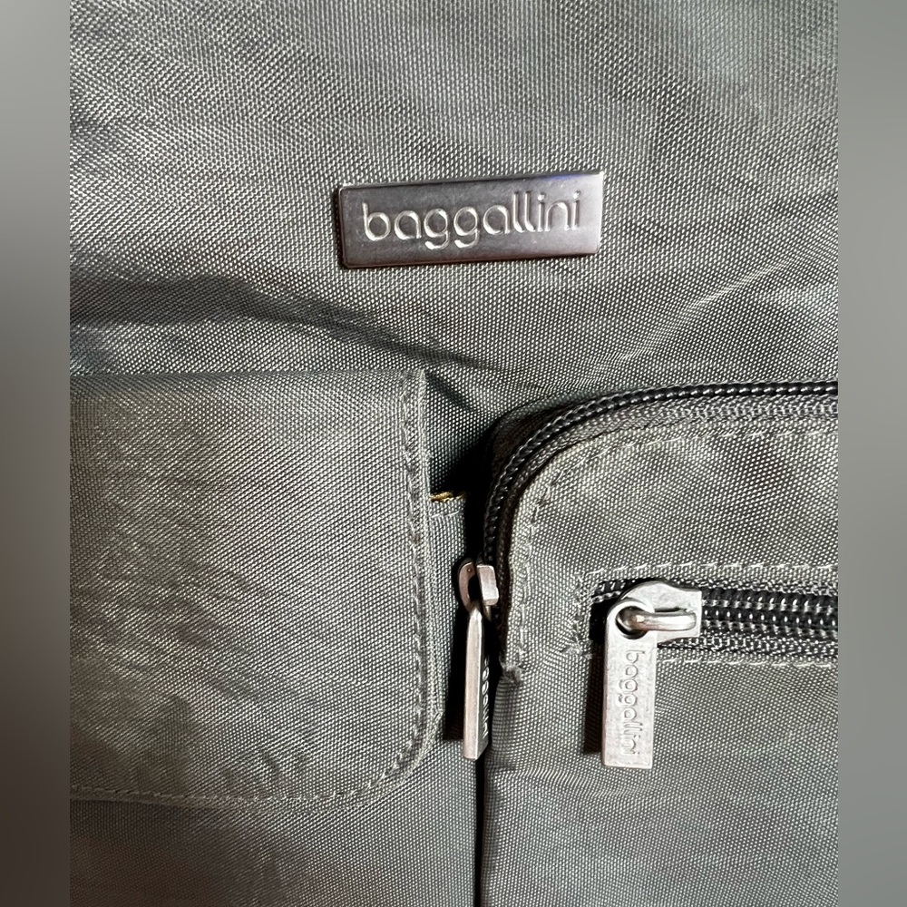 Baggallini Crossbody Purse Bag - Picture 3 of 8